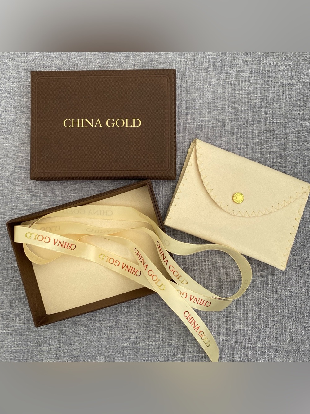 New High Quality Brown and Cream Gift Box Set - Box Pouch Ribbon